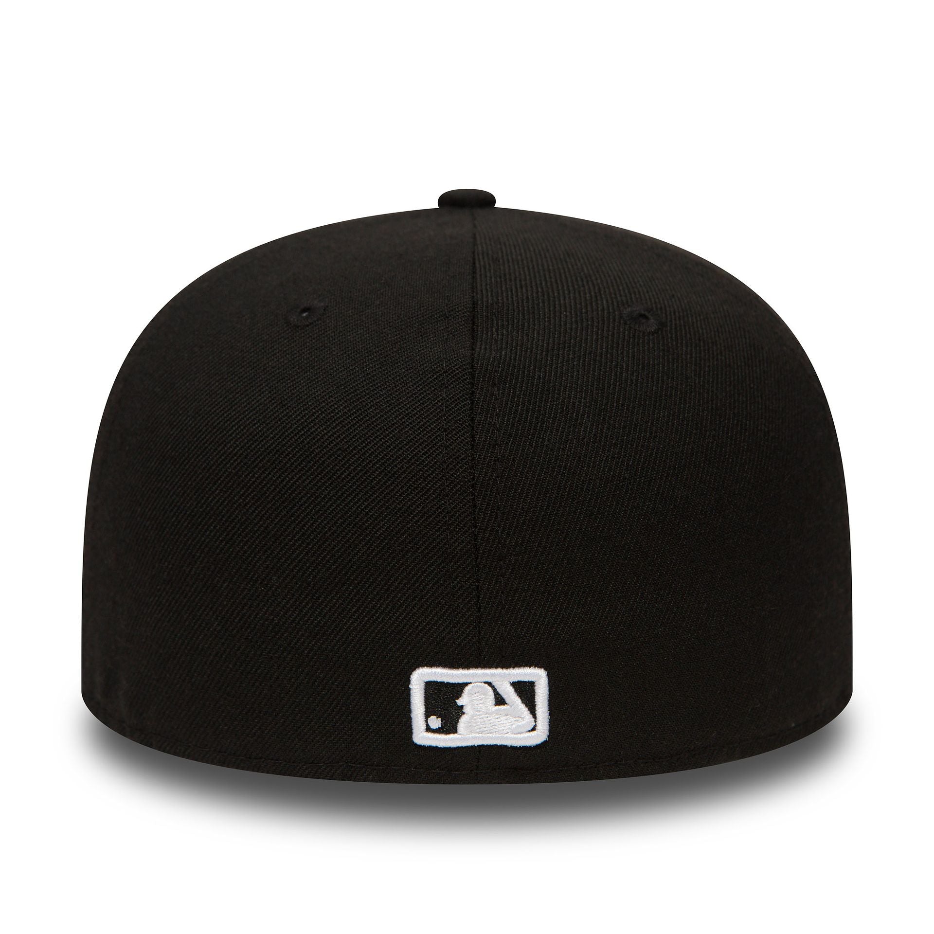 This is a New York Yankees Essential Black 59FIFTY Cap 3