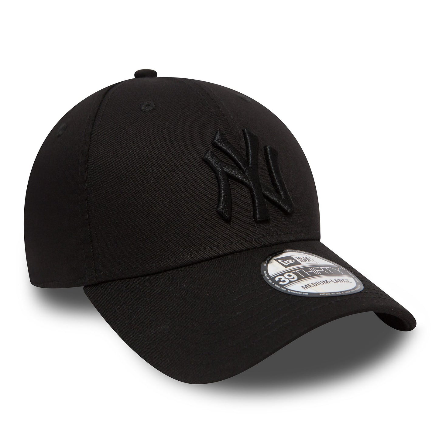 This is a New York Yankees Classic Black 39THIRTY Cap 3