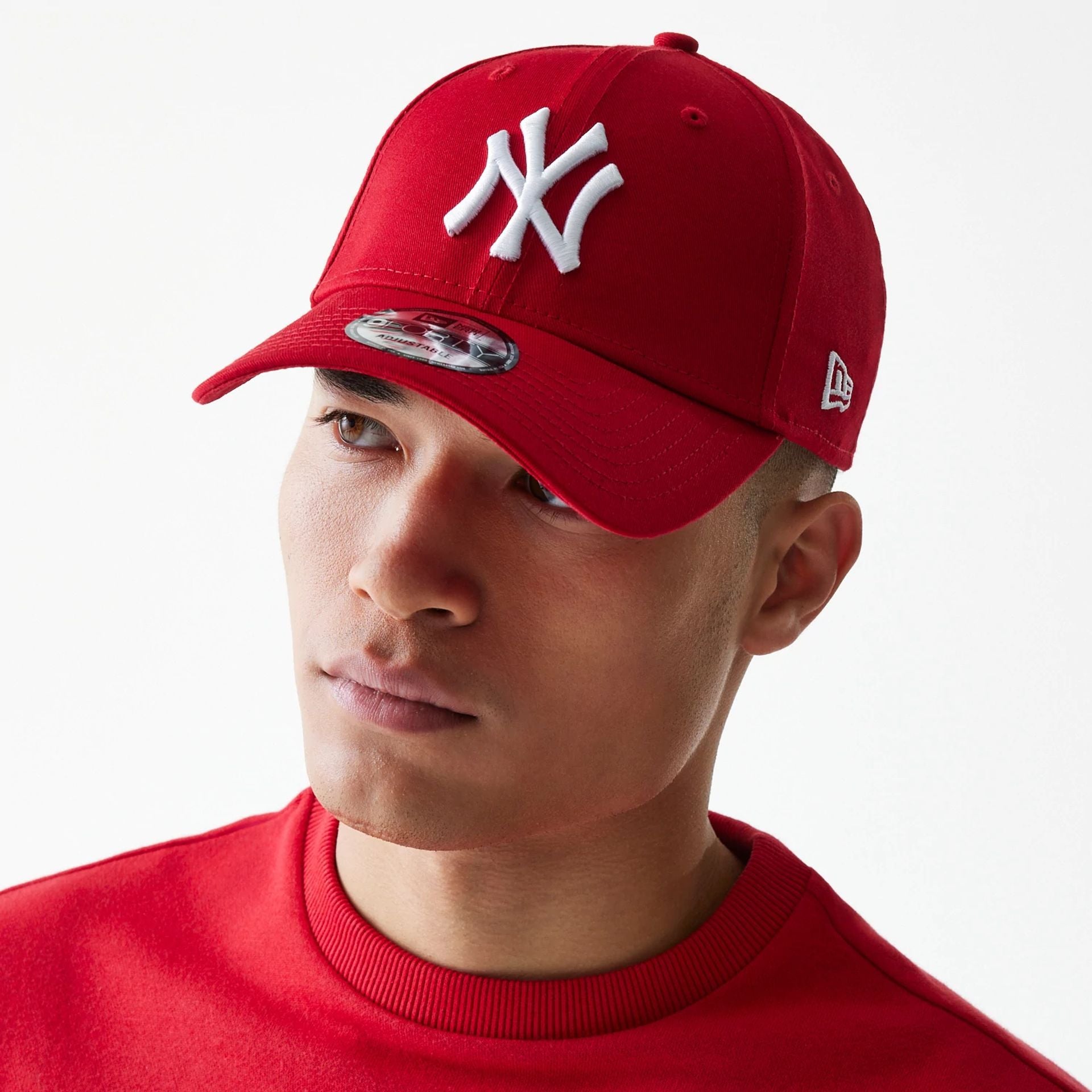 This is a New York Yankees Essential Red 9FORTY Cap 1