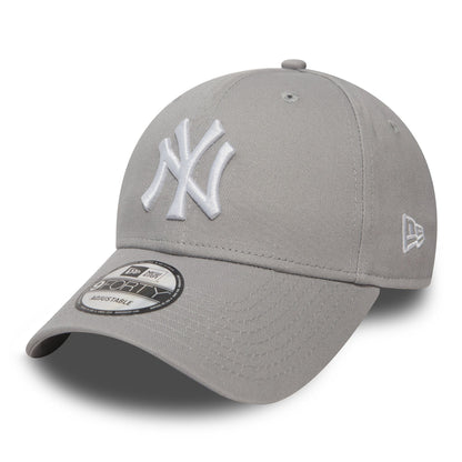 This is a New York Yankees Essential Grey 9FORTY Cap 1