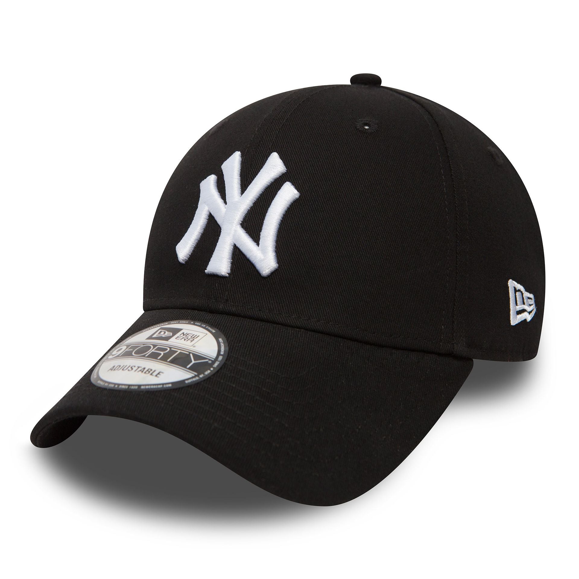 This is a New York Yankees Essential Black 9FORTY Cap 1