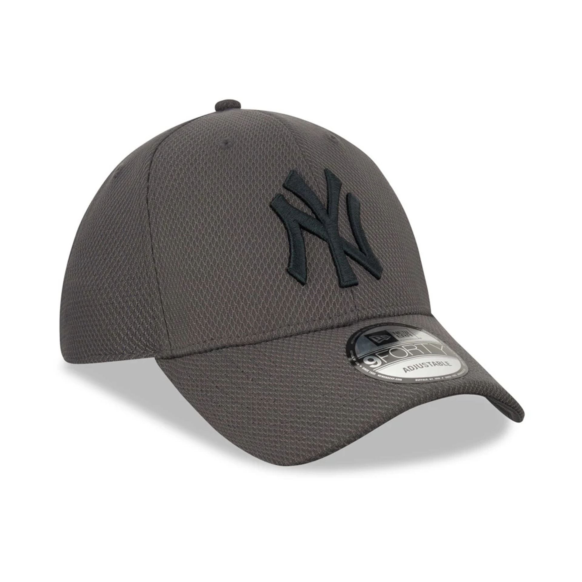 This is a New York Yankees Grey 9FORTY Cap 3