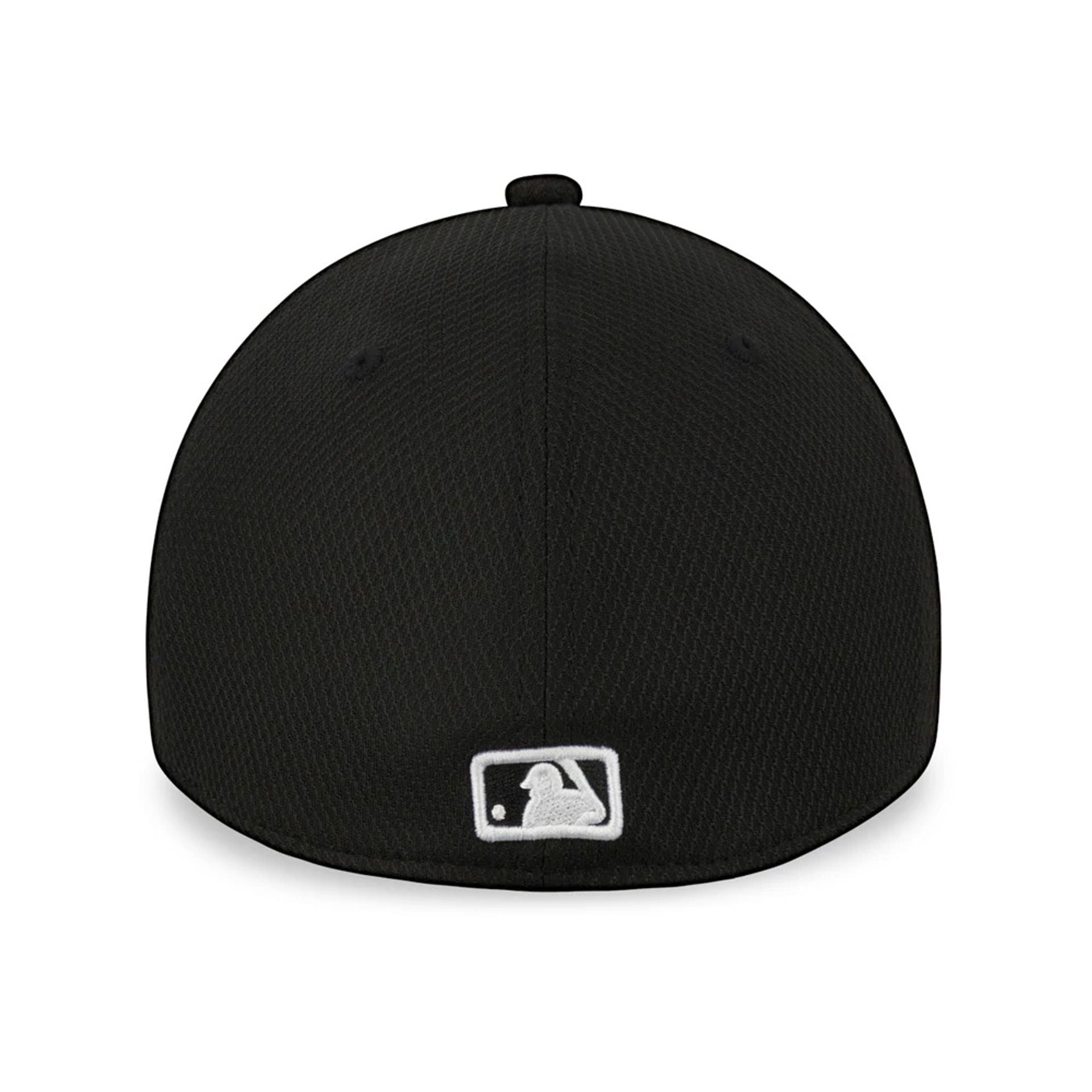 This is a New York Yankees Black 39THIRTY Cap 3