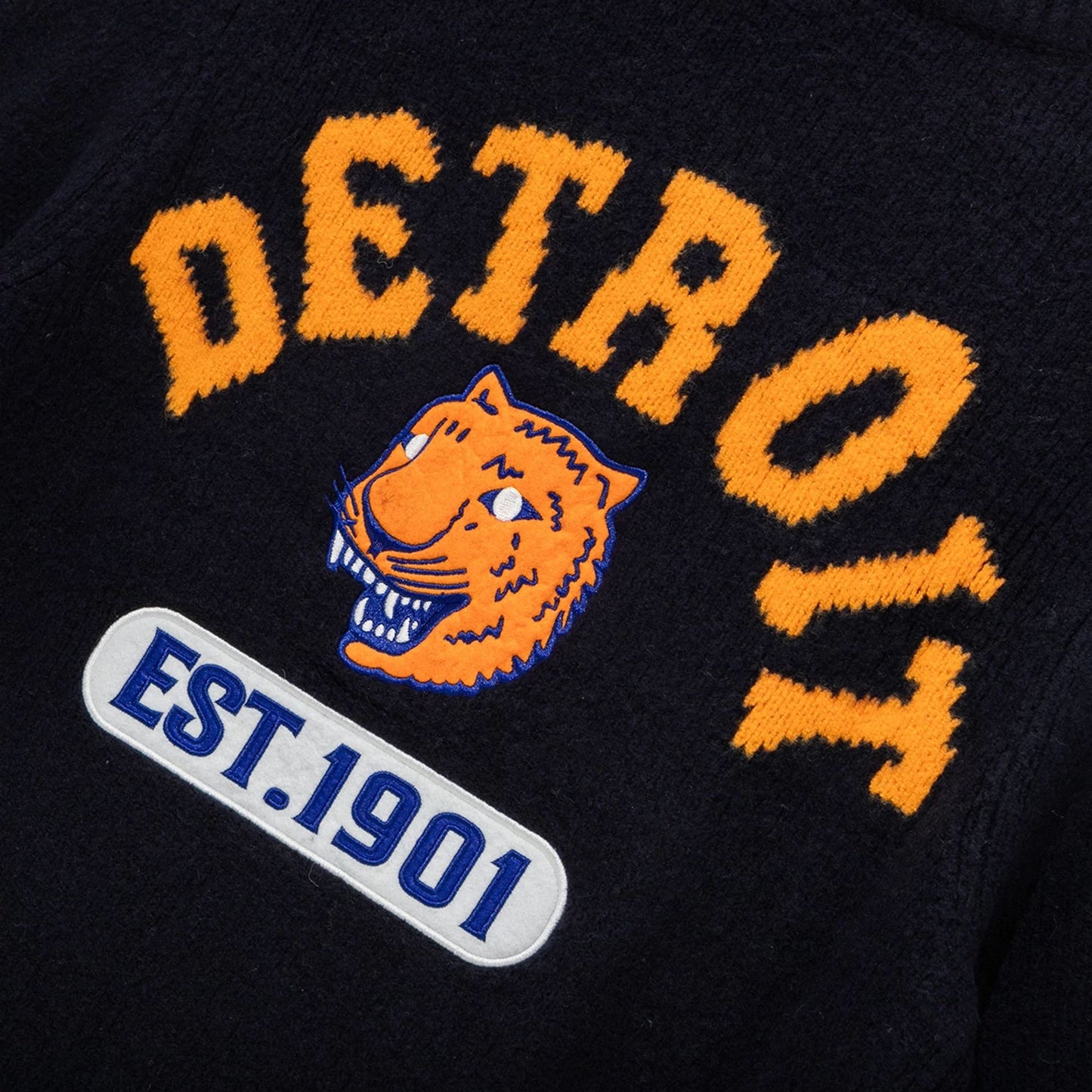 The Male model is wearing Detroit Tigers League MLB New Era Korea Navy 1/4 Zip Neck Sweatshirt 3