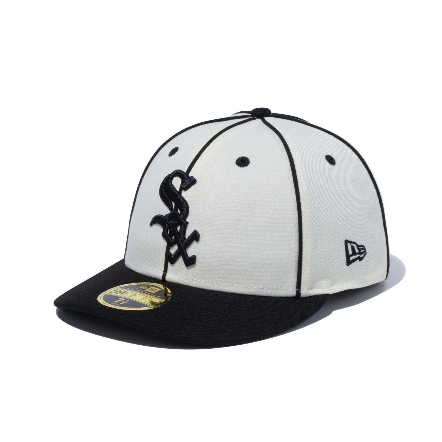 This is a Chicago White Sox Japan MLB Piping Black Low Profile 59FIFTY Fitted Cap 1