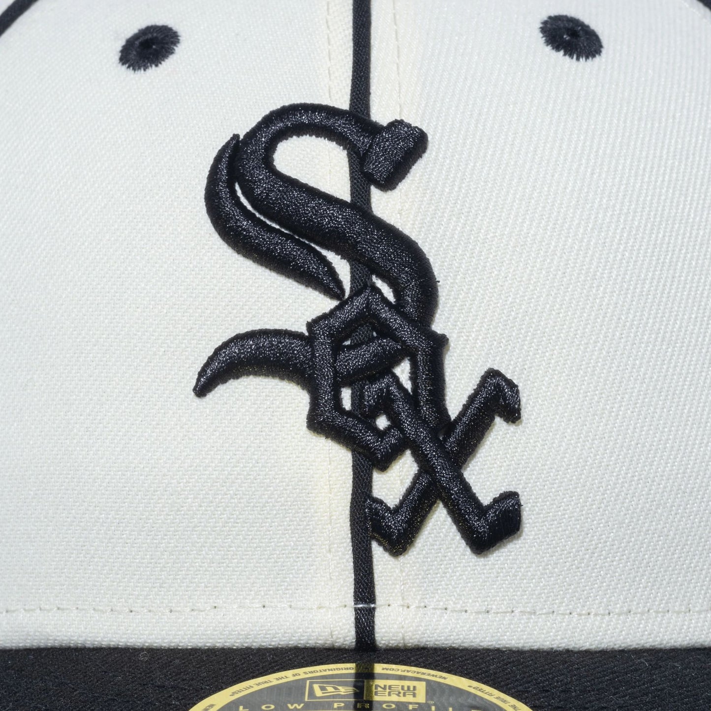 This is a Chicago White Sox Japan MLB Piping Black Low Profile 59FIFTY Fitted Cap 5