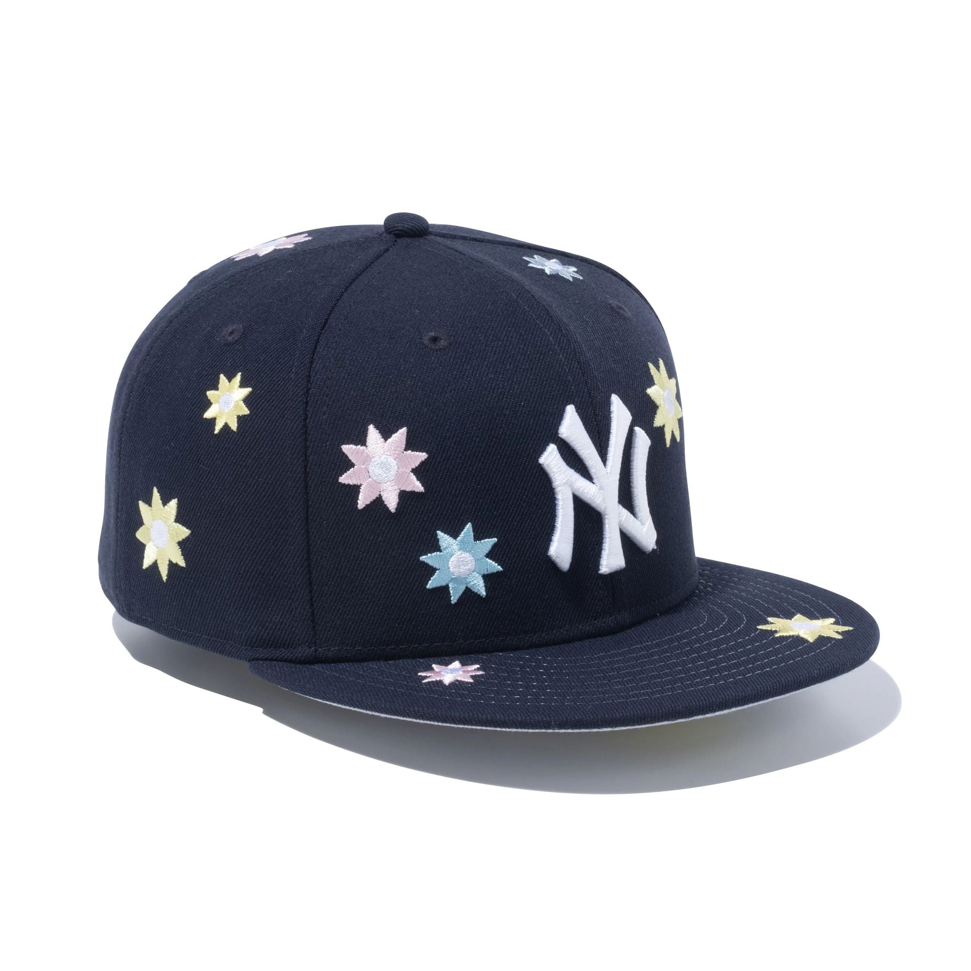 This is a New York Yankees Flower Embroidery New Era Japan Navy 59FIFTY Fitted Cap 3