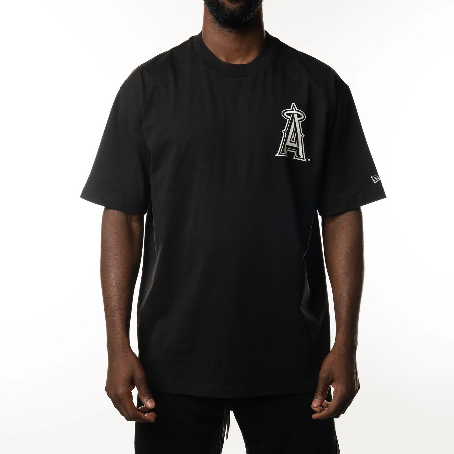 The Male model is wearing LA Angels Freeway Series Black T-Shirt  2