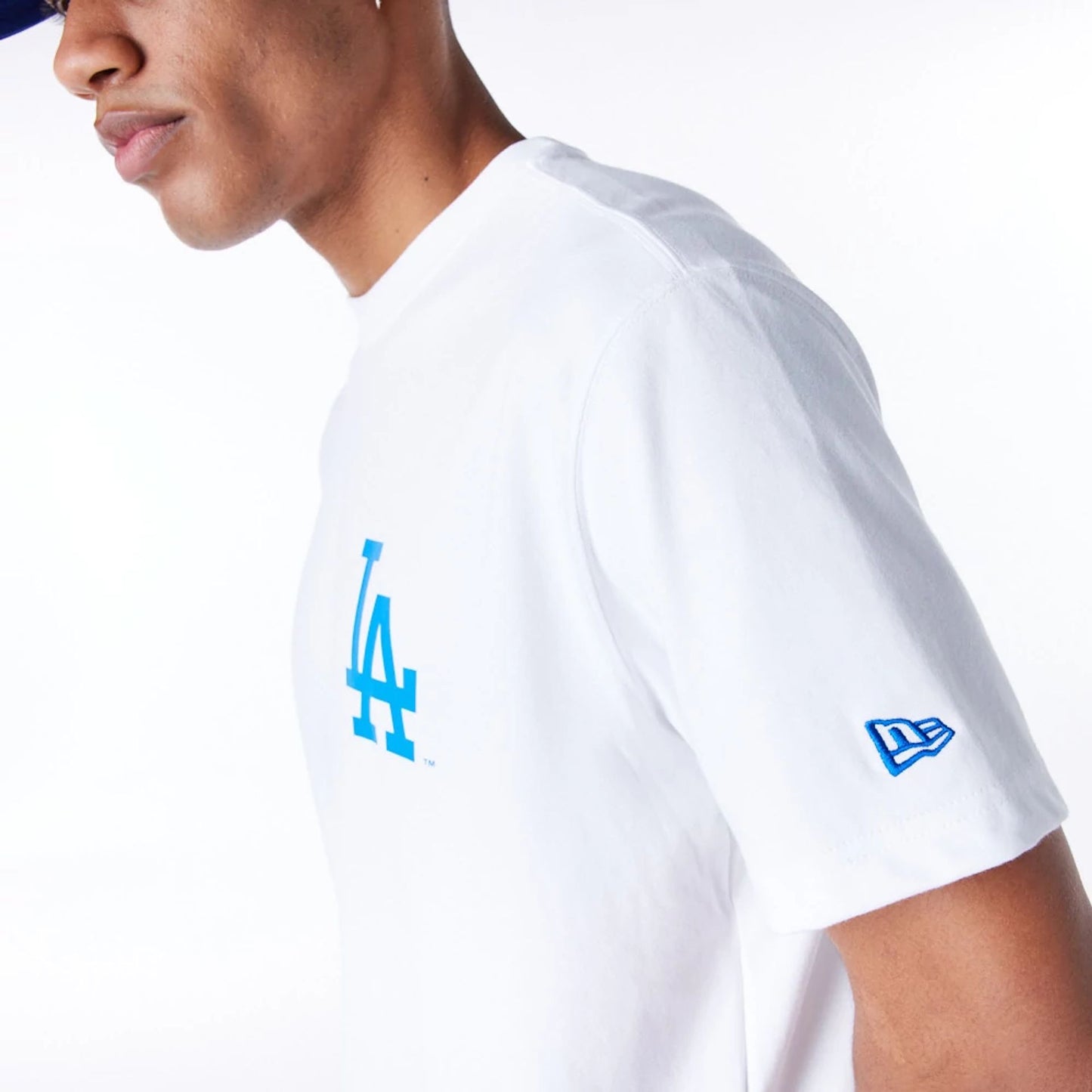 The Male model is wearing LA Dodgers MLB Home New Era Korea White T-Shirt 3