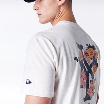 The Male model is wearing New York Mets MLB Flower New Era Korea White T-Shirt 3