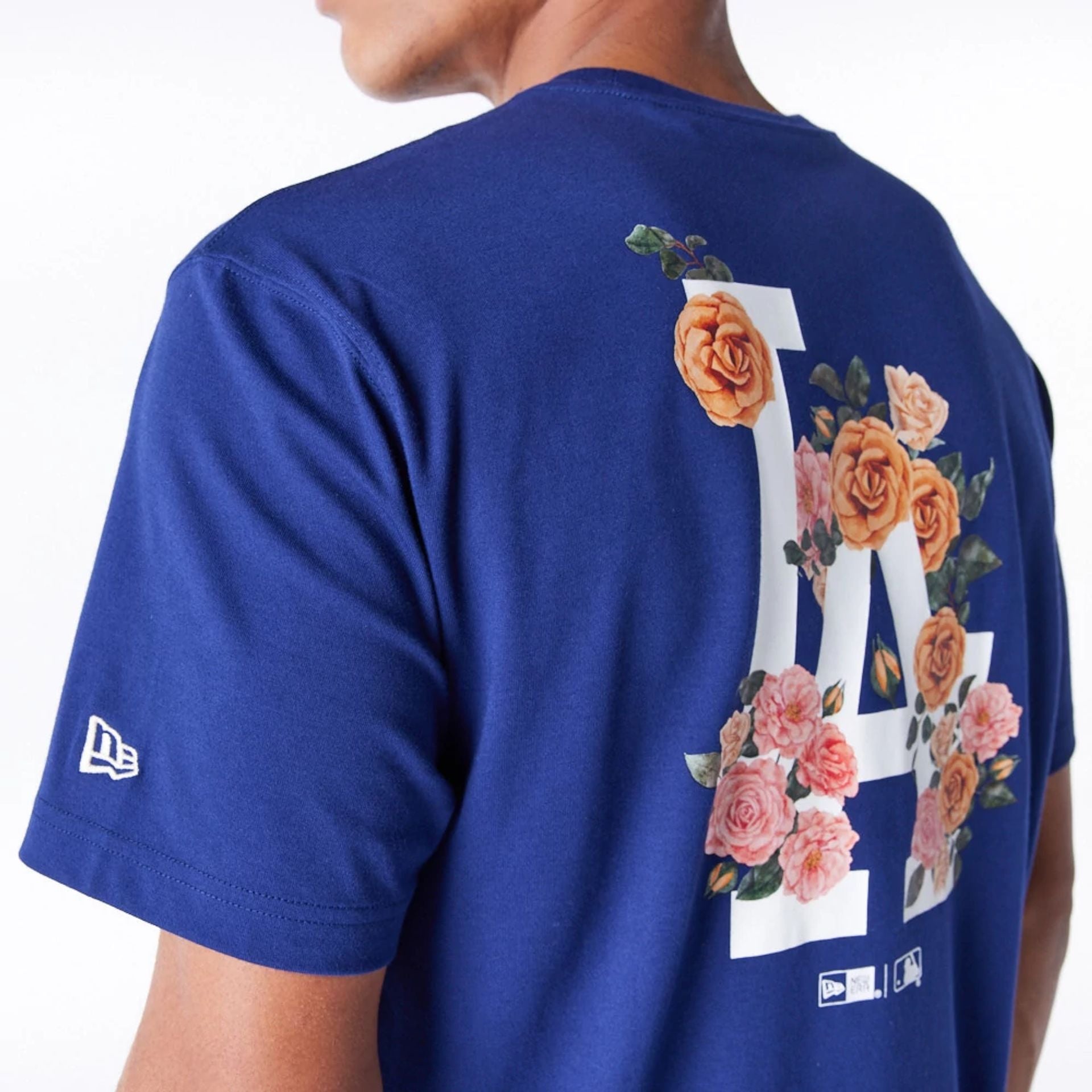 The Male model is wearing LA Dodgers MLB Flower New Era Korea Blue T-Shirt 3