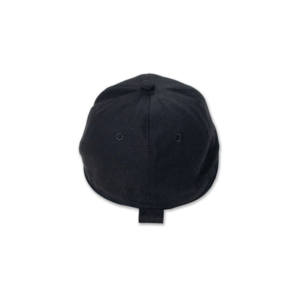 This is a New Era Basic Black Cap Pouch  4