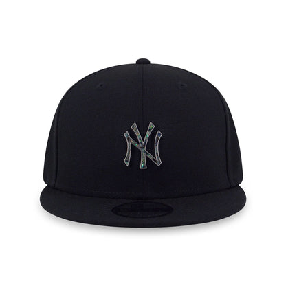 This is a New York Yankees Savor The Moment Black 9FIFTY Snapback Cap 2