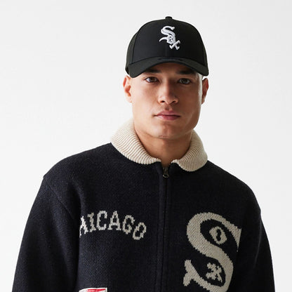 The Male model is wearing Chicago White Sox MLB Cowichan Black Crew Neck Sweater  6