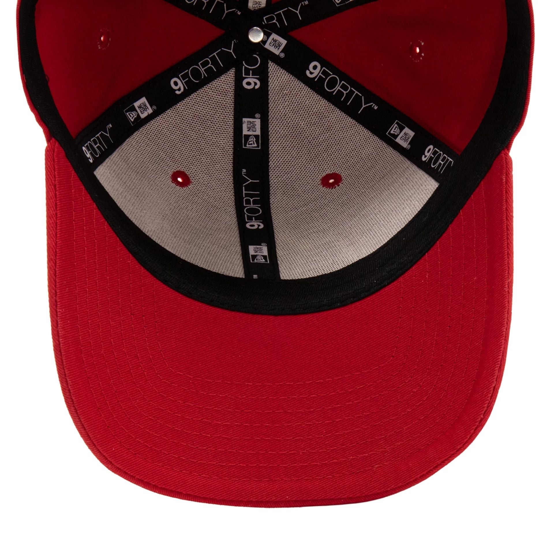 This is a Manchester United FC FA Cup Winners Red 9FORTY Adjustable Cap 3