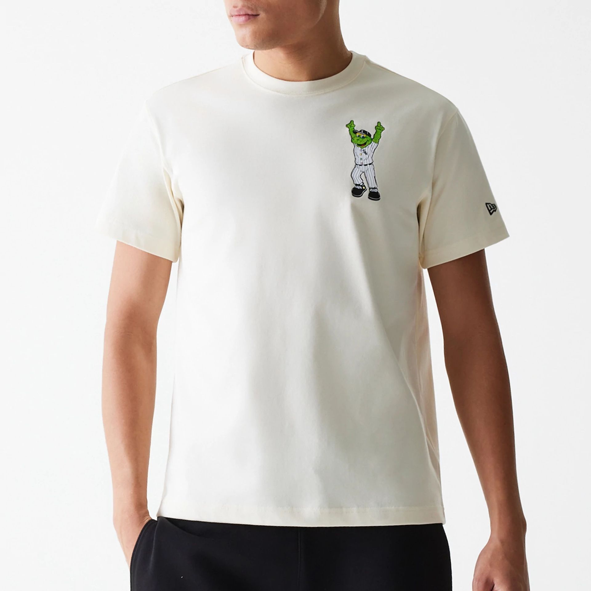 The Male model is wearing Chicago White Sox MLB Mascots Cream T-Shirt 3