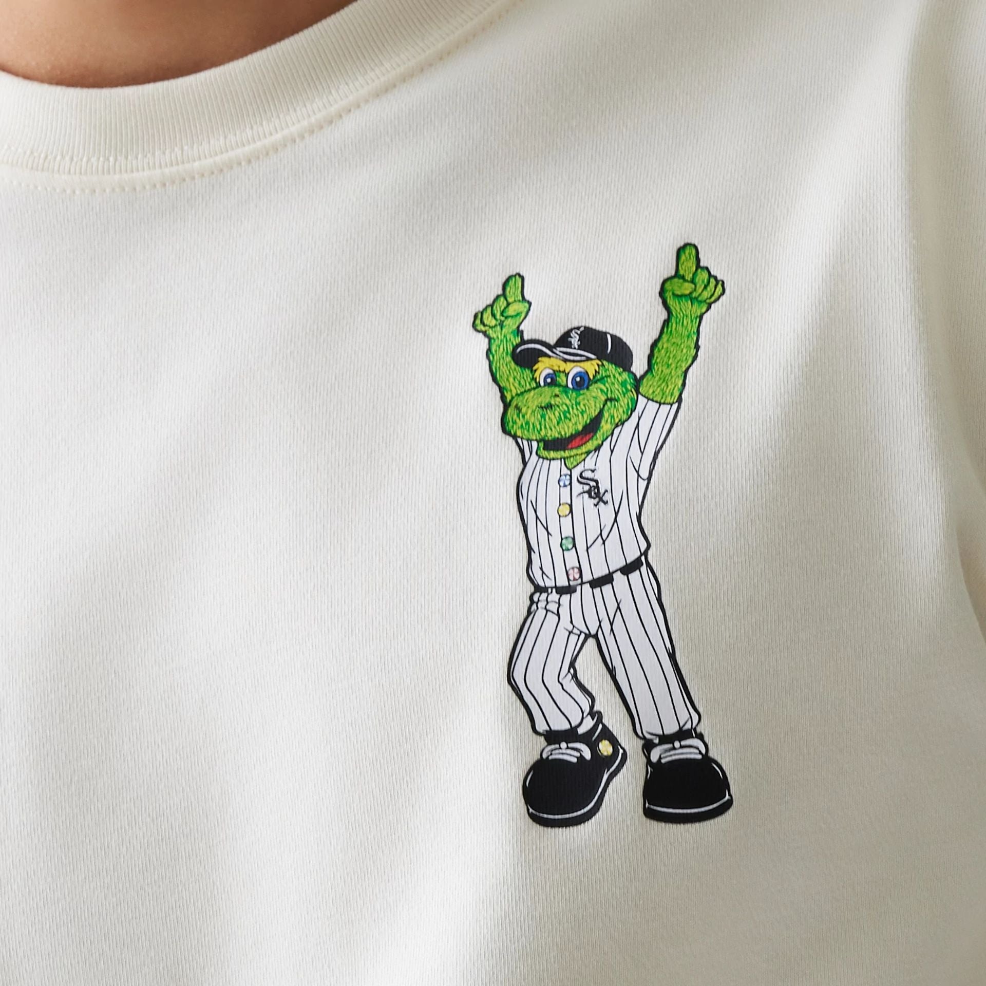 The Male model is wearing Chicago White Sox MLB Mascots Cream T-Shirt 4