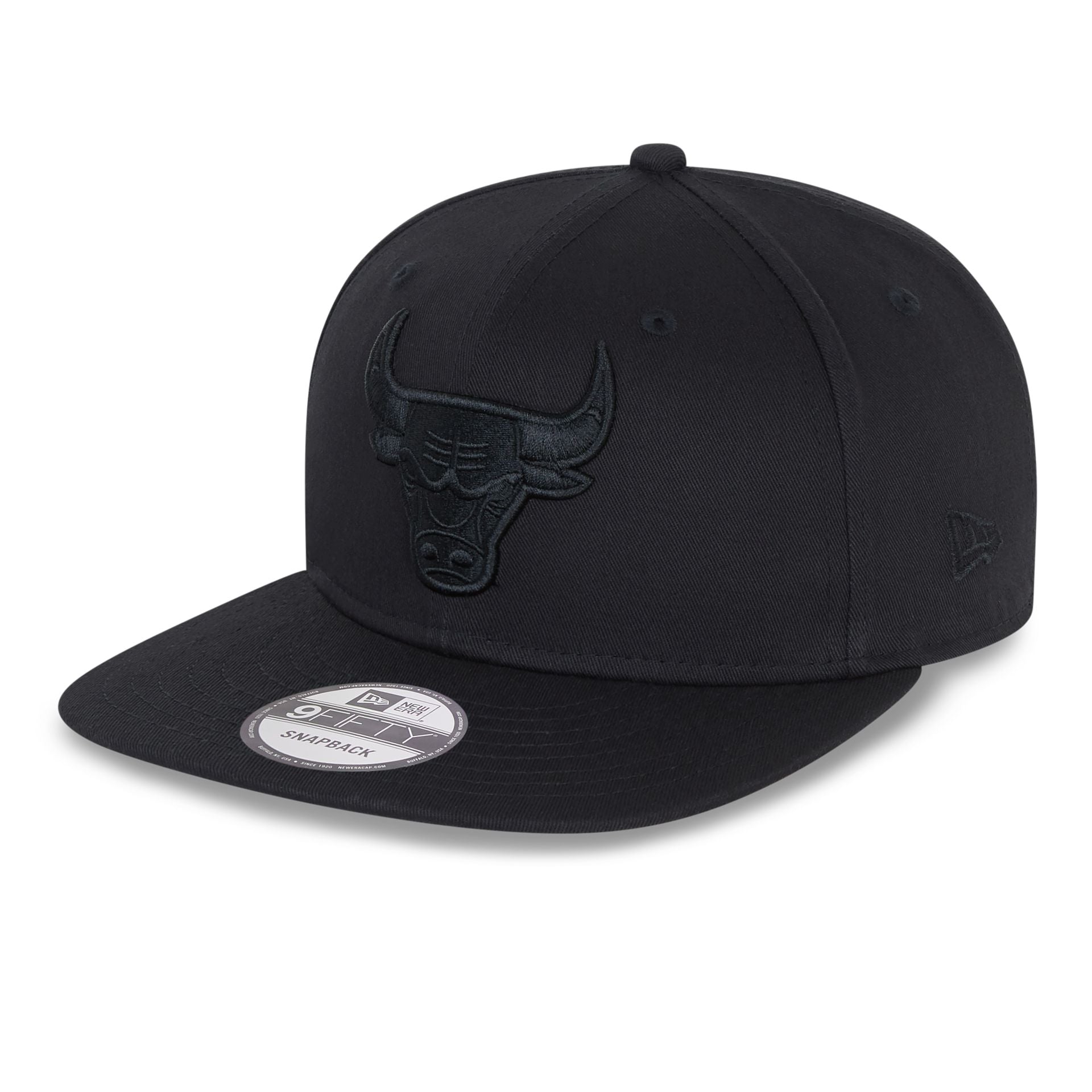 This is a Chicago Bulls NBA Black On Black 9FIFTY Cap 1