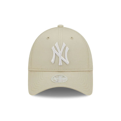 This is a New York Yankees Womens League Essential Light Beige 9FORTY Adjustable Cap 2