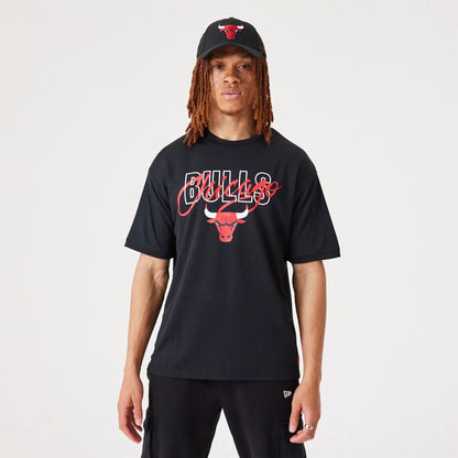 The Male model is wearing Chicago Bulls NBA Script Black Oversized T-Shirt 1