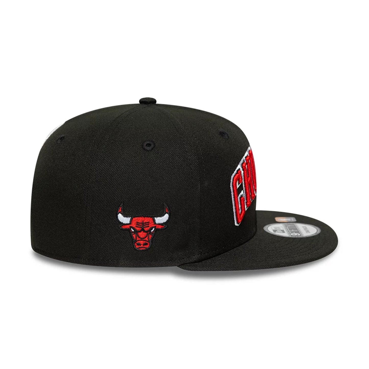 This is a Chicago Bulls NBA Statement Black 9FIFTY Snapback Cap 6