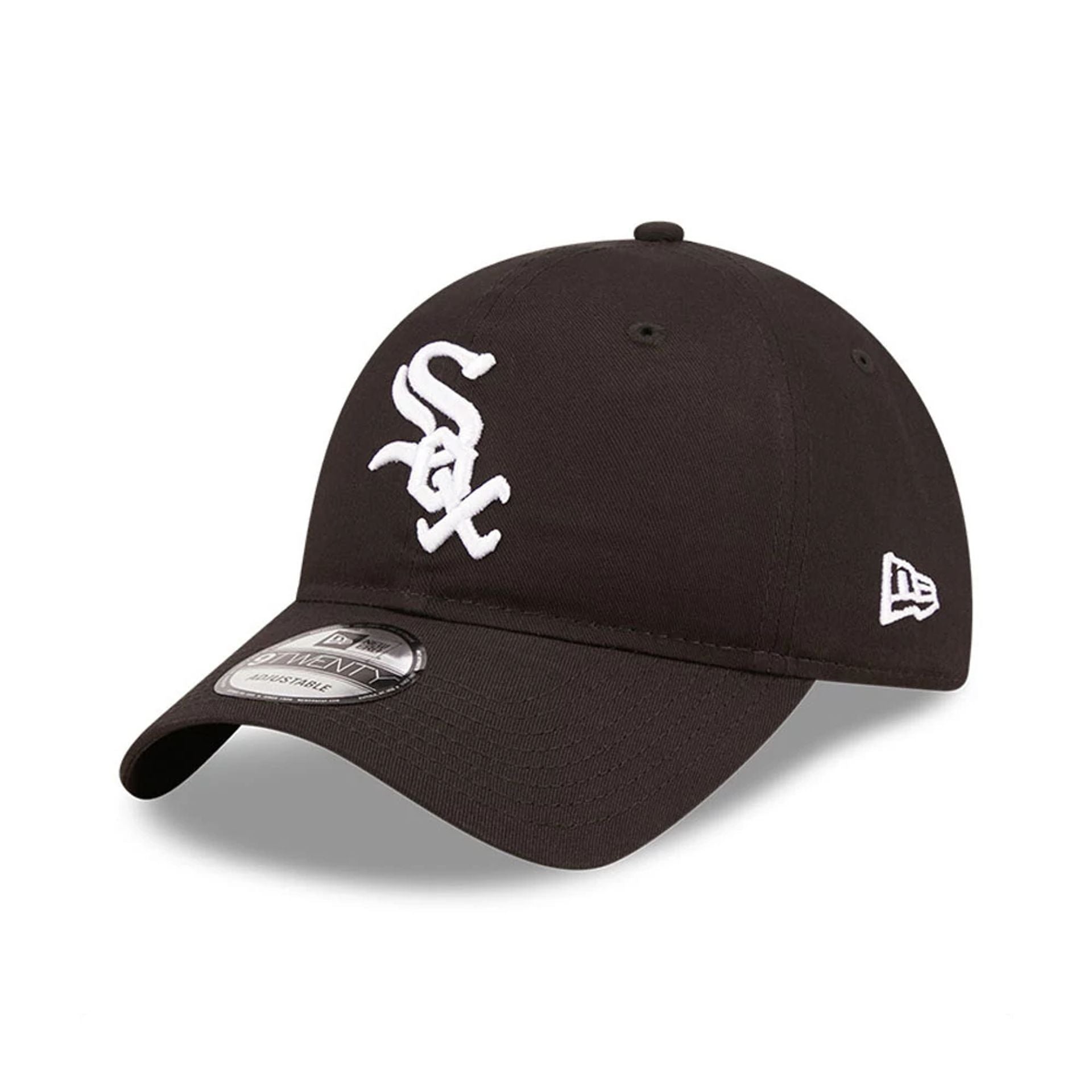 This is a Chicago White Sox League Essential Black 9TWENTY Adjustable Cap 1