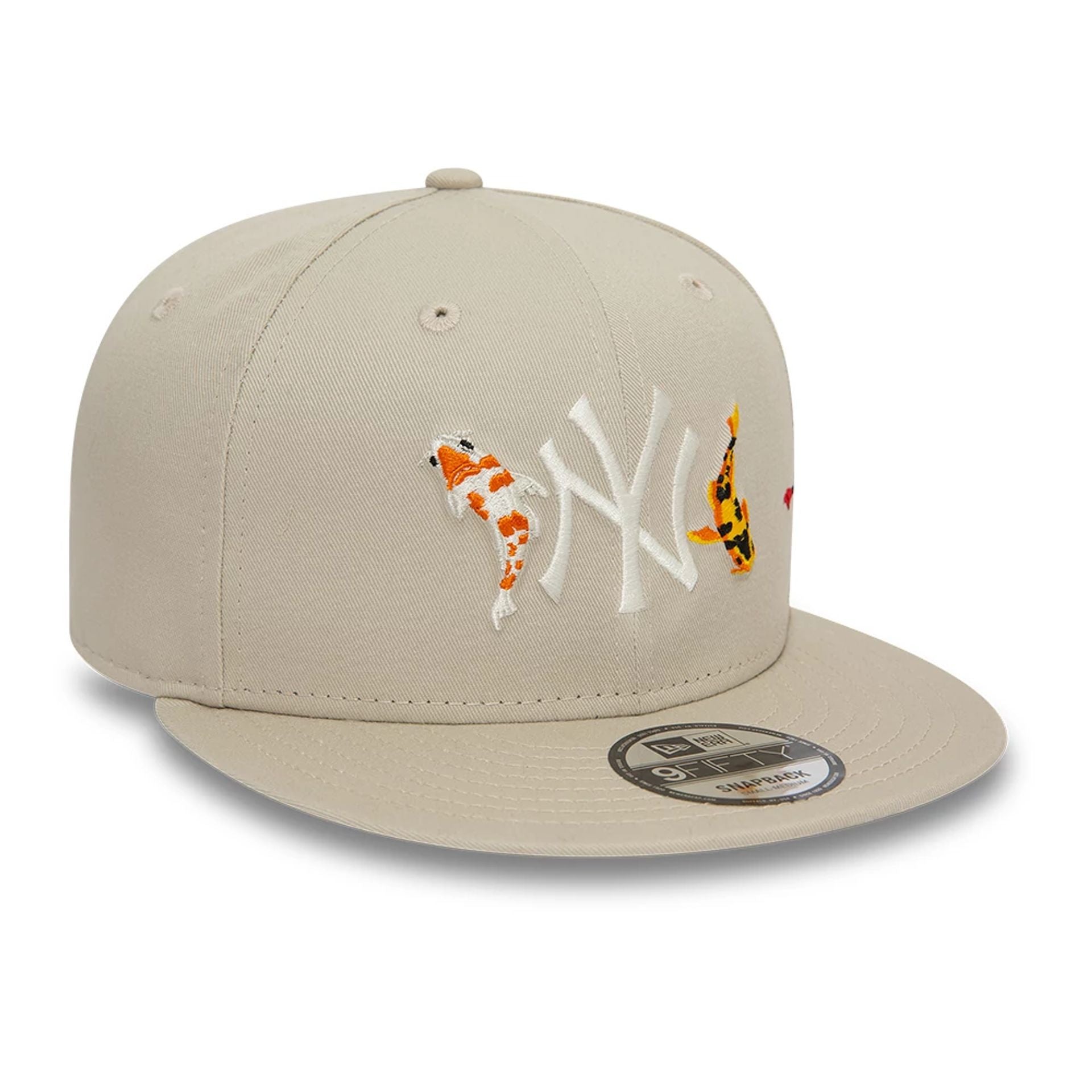 This is a New York Yankees Koi Fish Cream 9FIFTY Snapback Cap 1