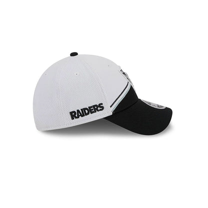 This is a Las Vegas Raiders NFL Sideline 2023 White 9FORTY Stretch Snap Cap 7