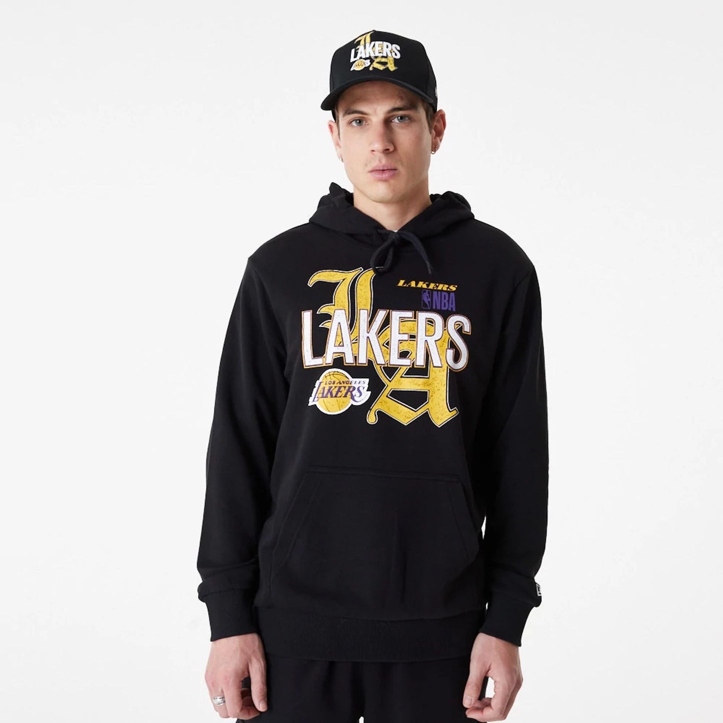 The Male model is wearing LA Lakers NBA Team Graphic Black Pullover Hoodie 4