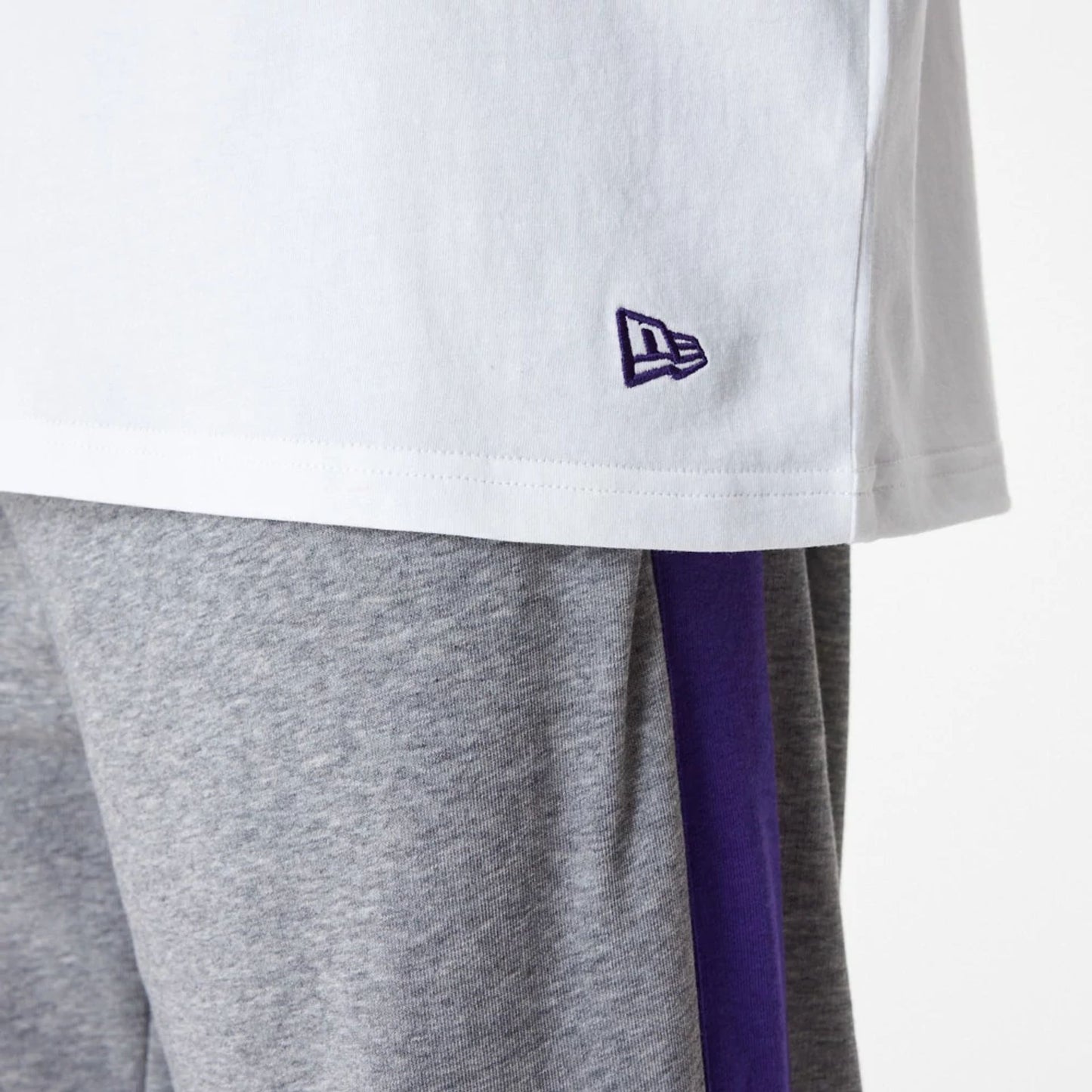 The Male model is wearing LA Lakers NBA Colour Block White Oversized T-Shirt 8