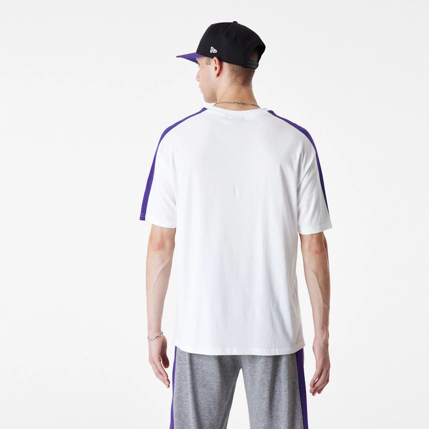 The Male model is wearing LA Lakers NBA Colour Block White Oversized T-Shirt 6