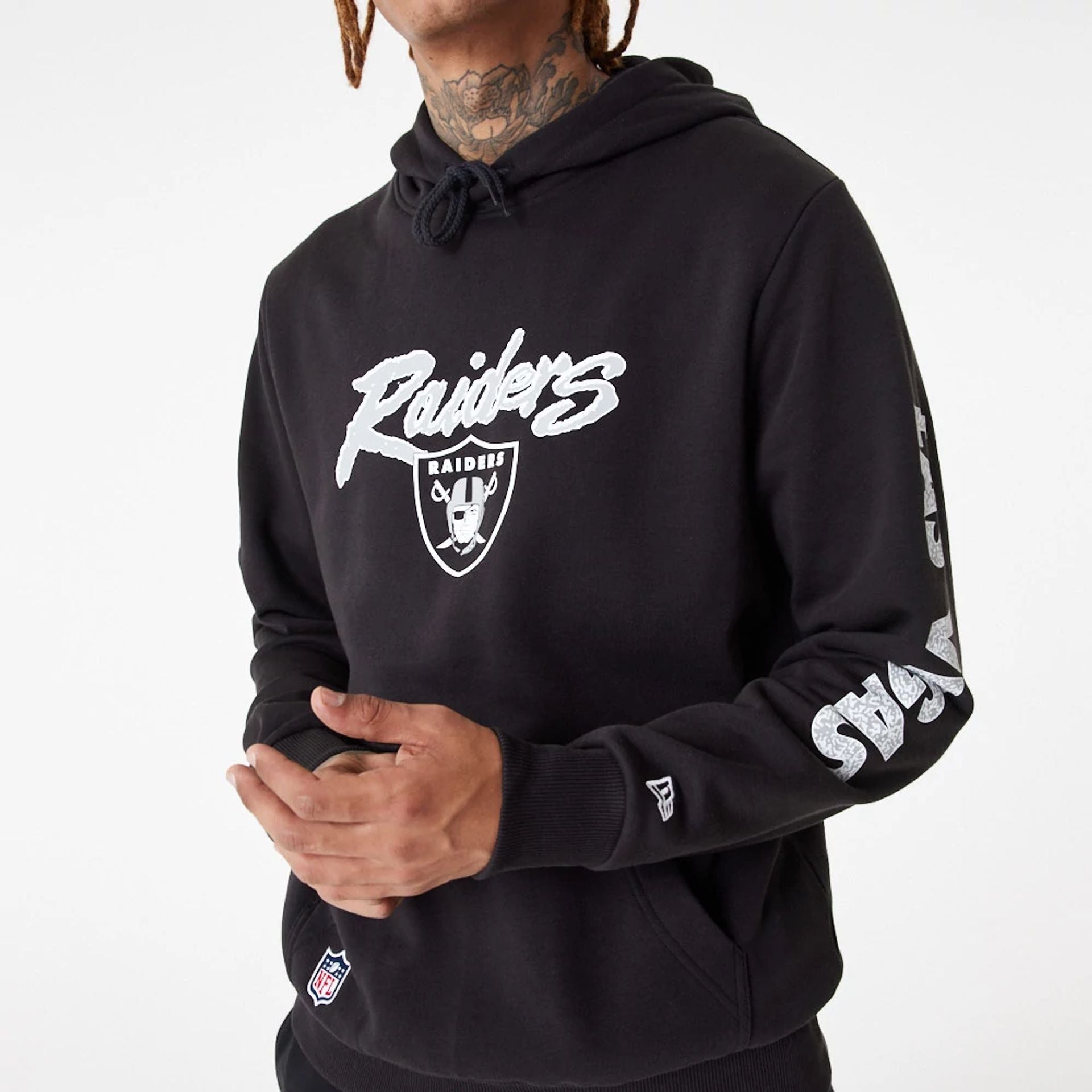 The Male model is wearing Las Vegas Raiders NFL Team Logo Black Pullover Hoodie 1