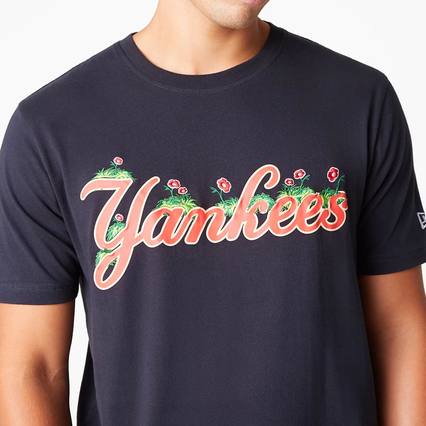 The Male model is wearing New York Yankees MLB Hook Up Navy T-Shirt 6