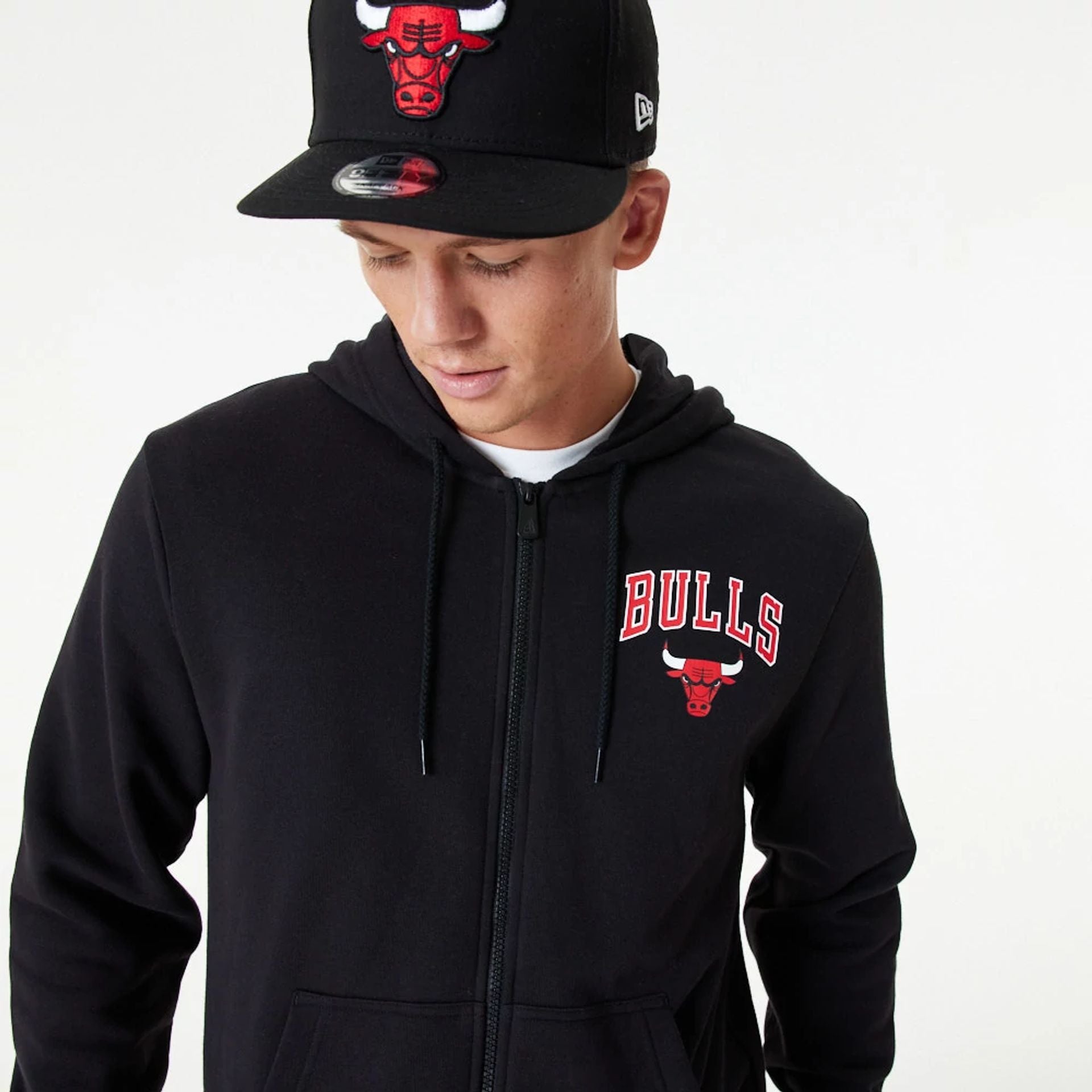 The Male model is wearing Chicago Bulls NBA Essential Black Full Zip Hoodie 2