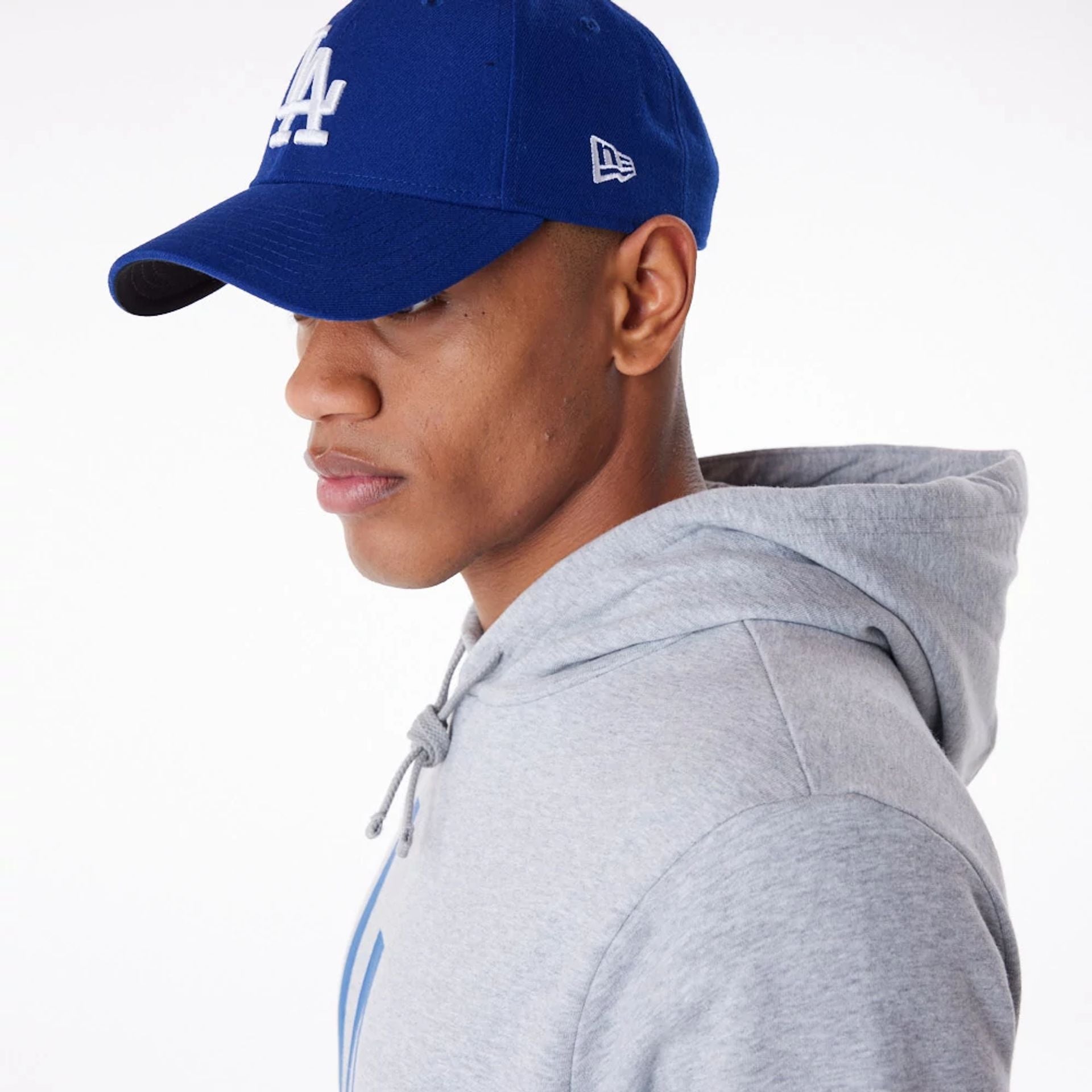 The Male model is wearing LA Dodgers MLB Regular Grey Pullover Hoodie 5