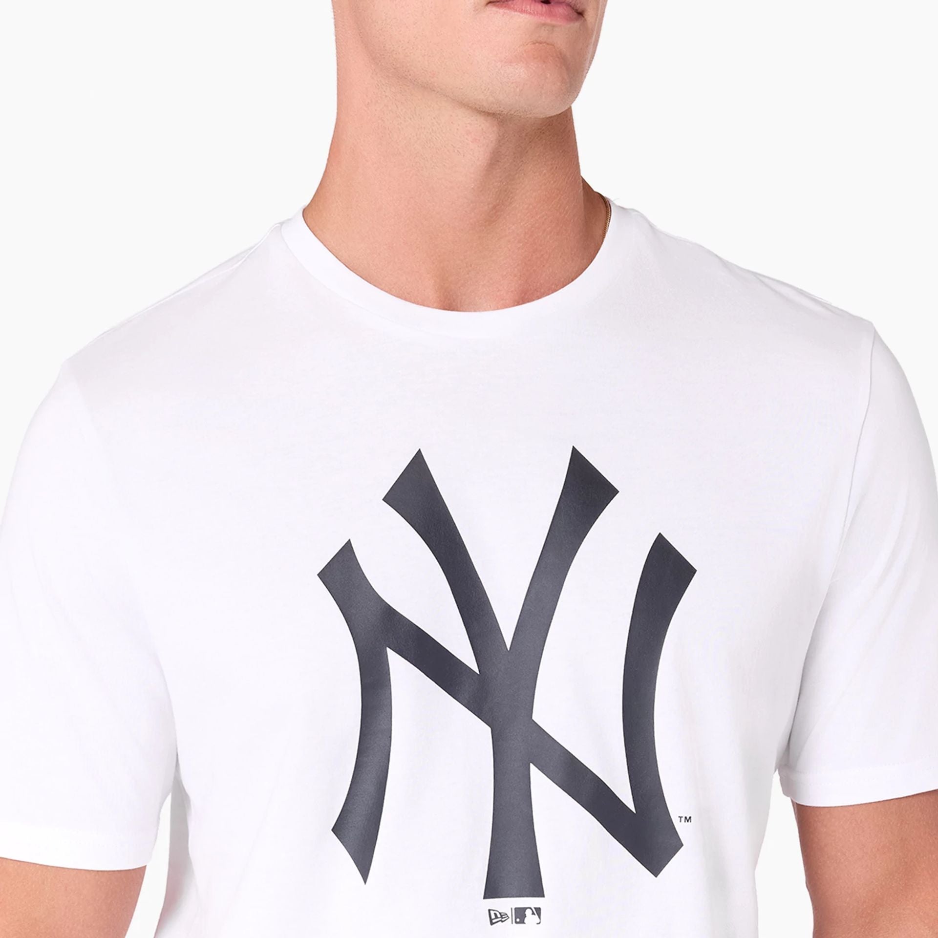 This is a New York Yankees MLB White T-Shirt 4