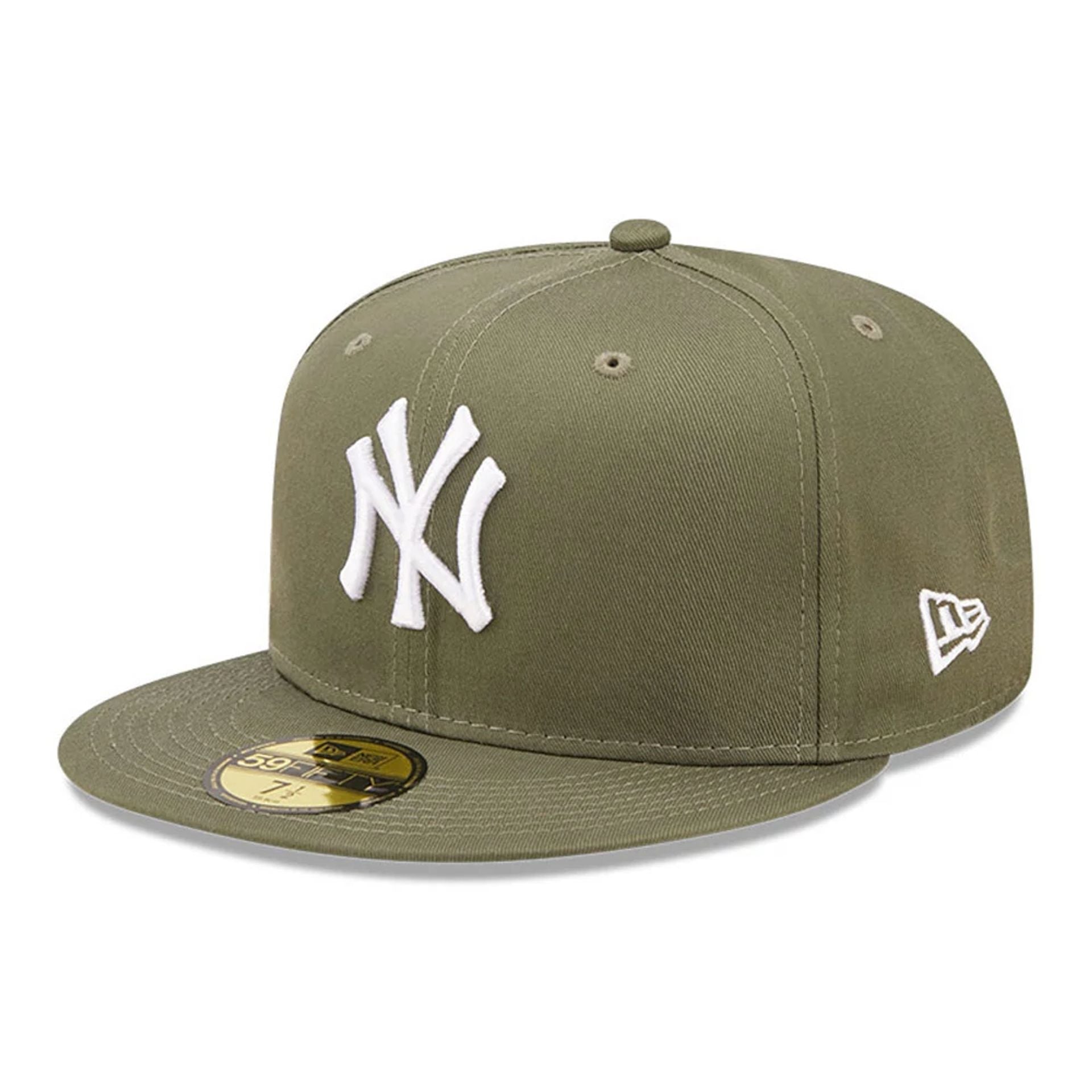 This is a New York Yankees League Essential Green 59FIFTY Fitted Cap 1