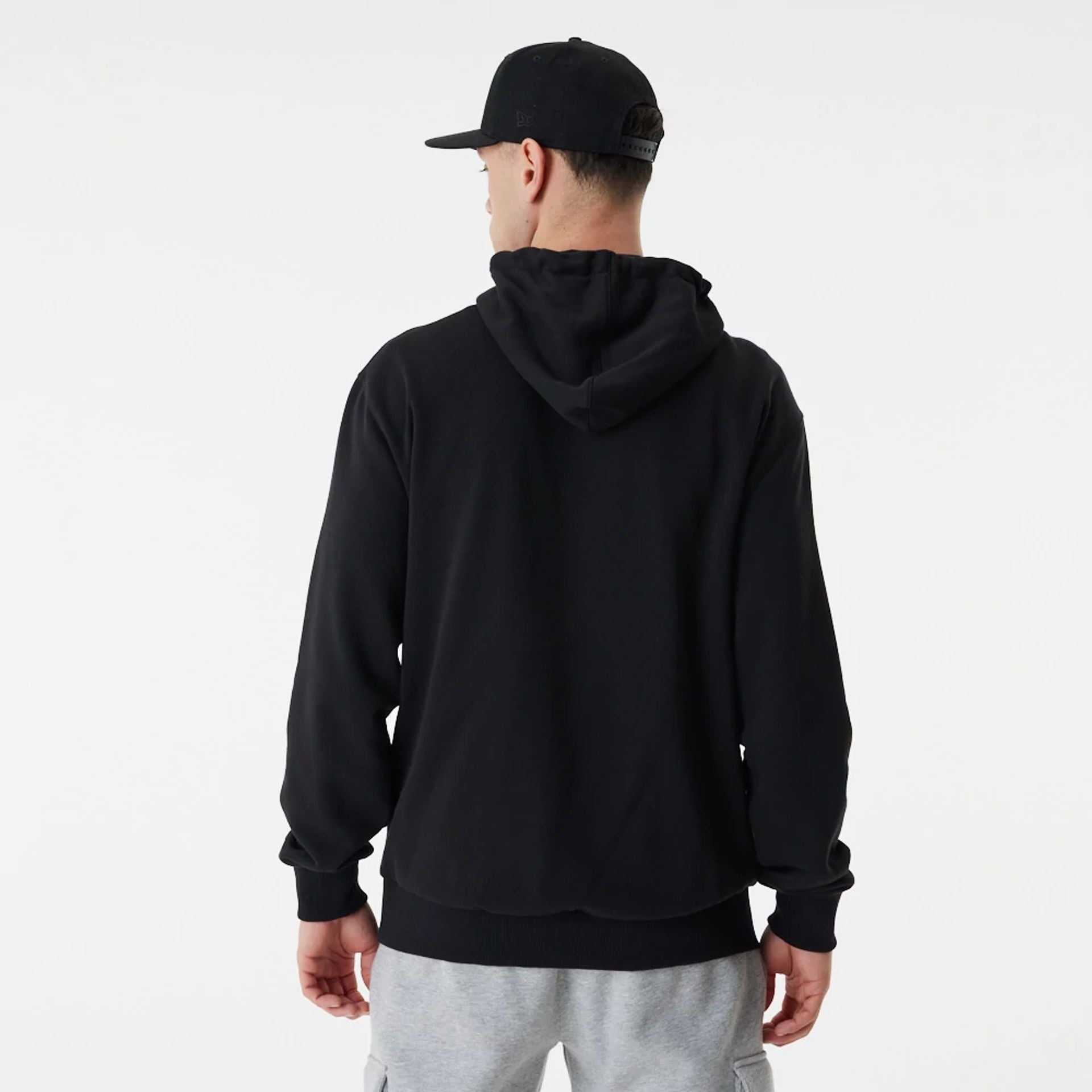 The Male model is wearing New York Yankees MLB Team Retro Graphic Black Oversized Hoodie 4