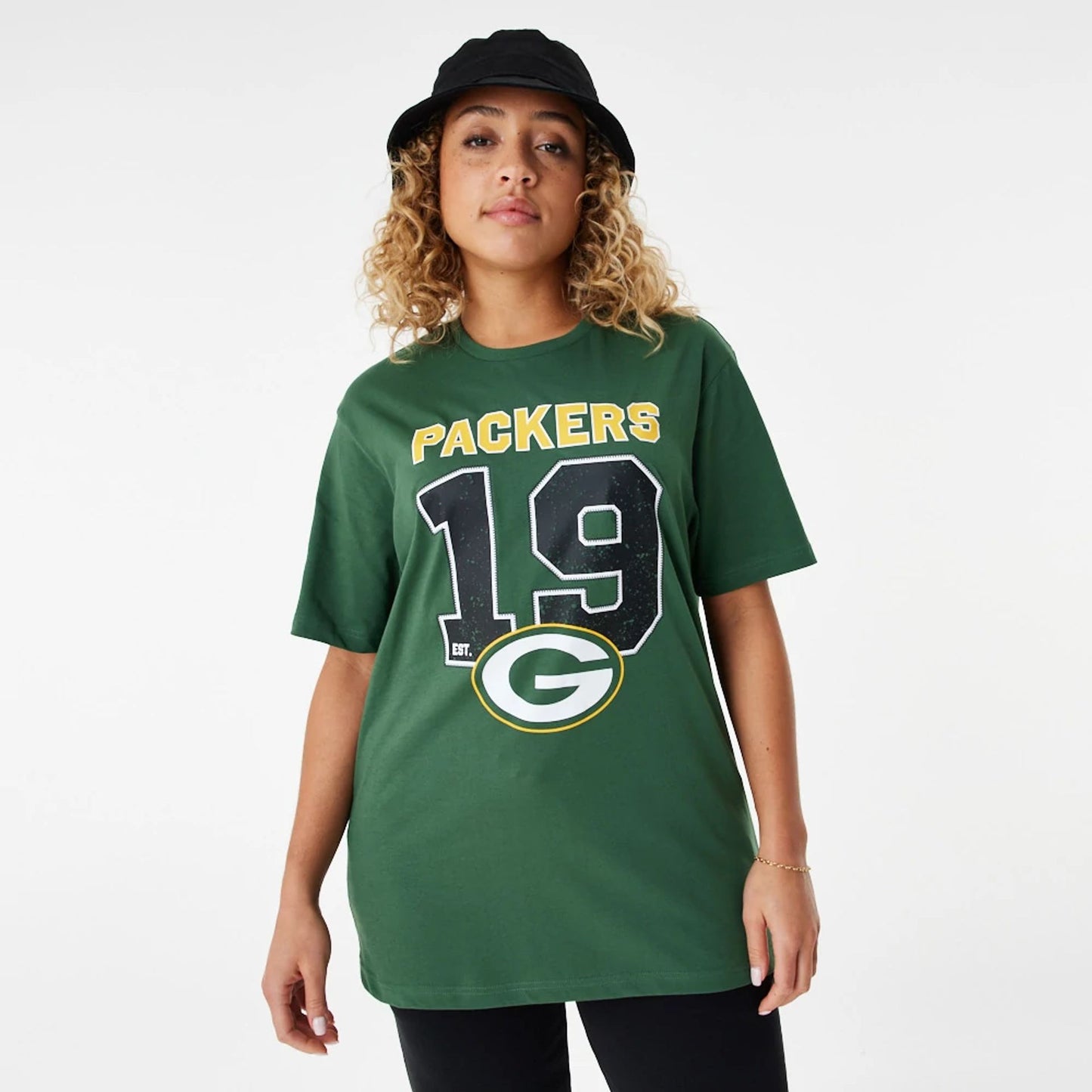 The Male model is wearing Green Bay Packers NFL Wordmark Green T-Shirt 7