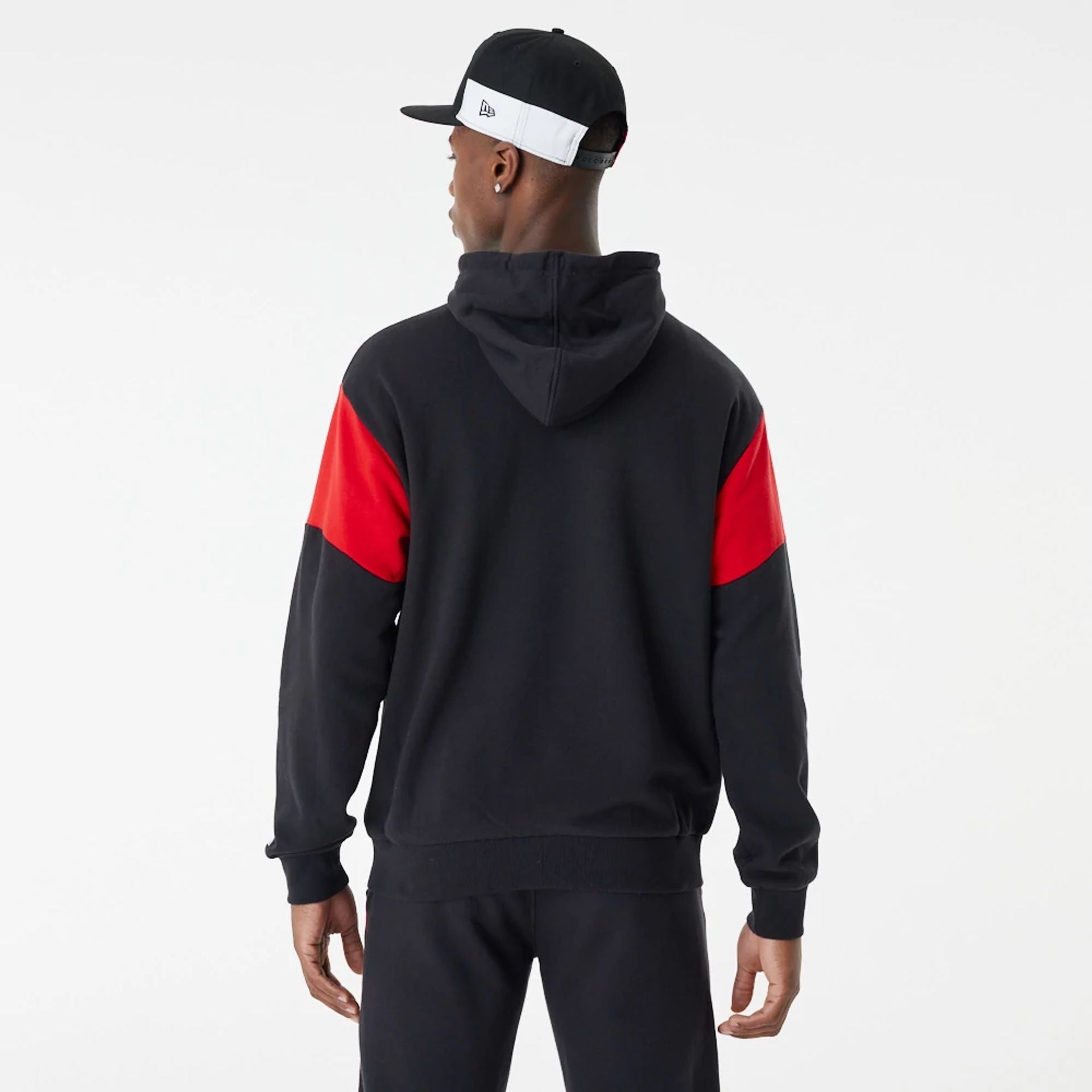 The Male model is wearing Chicago Bulls NBA Colour Block Black Oversized Hoodie 2