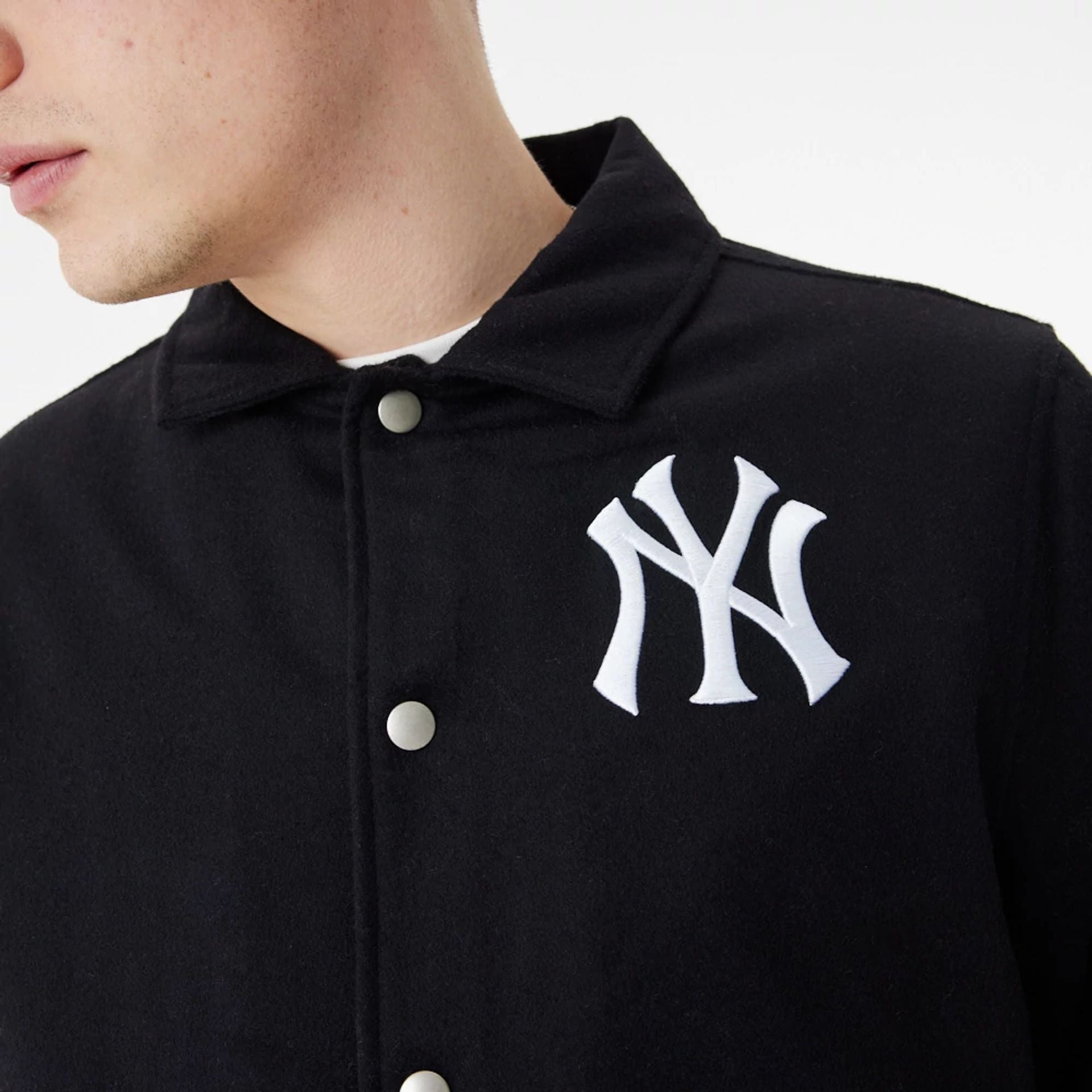 The Ultimate Guide to New York Yankees Coach Jackets: Style, Culture, and Comfort