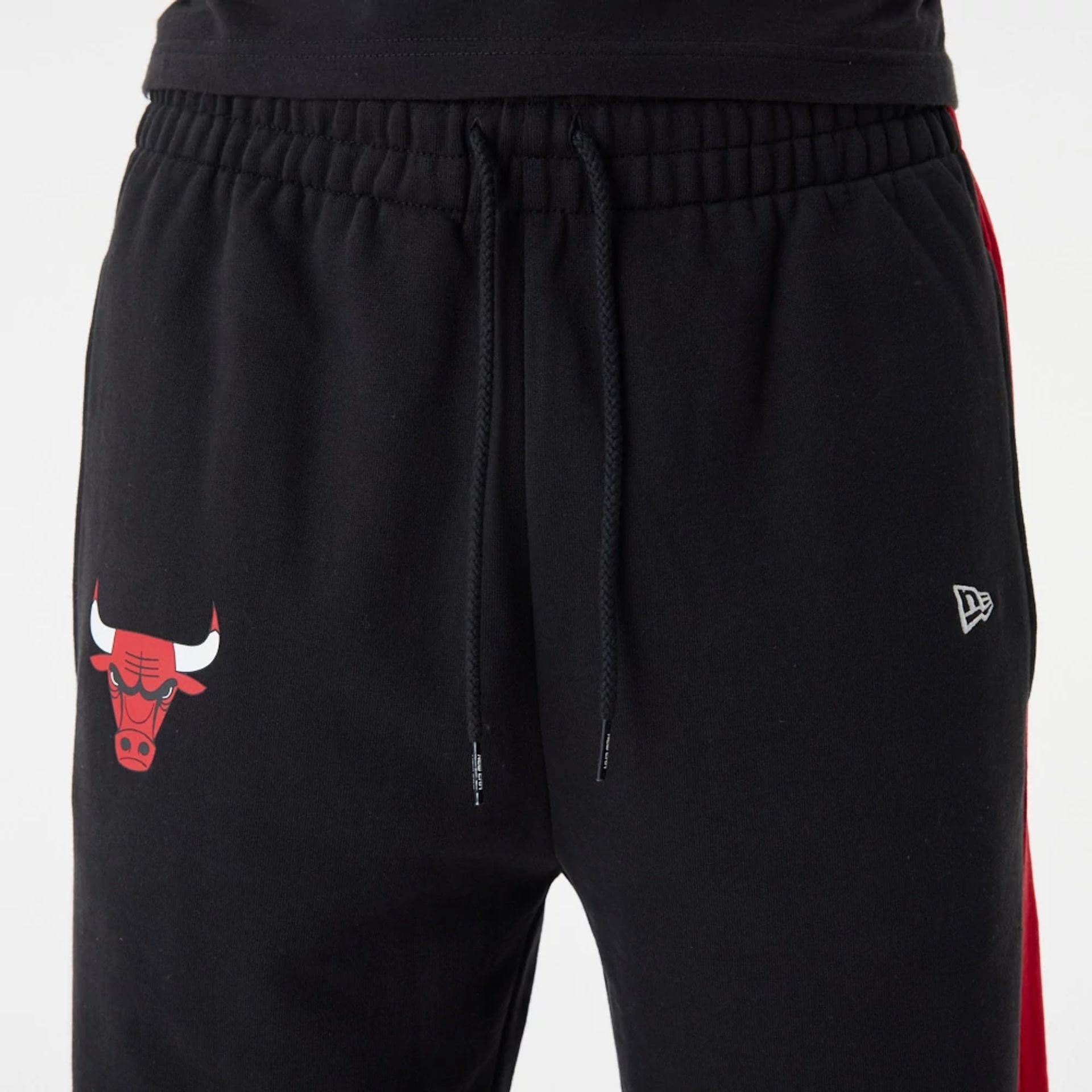 The Male model is wearing Chicago Bulls NBA Large Graphic Black Joggers 2