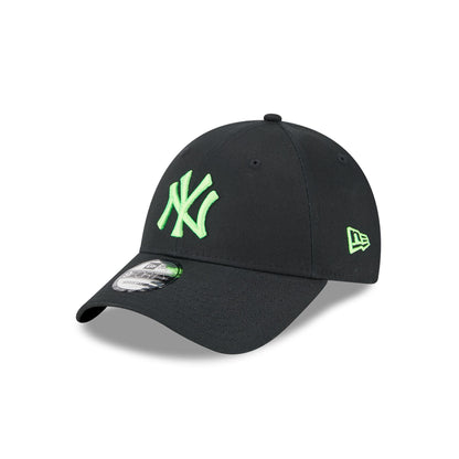 This is a New York Yankees Neon Black 9FORTY Adjustable Cap 1