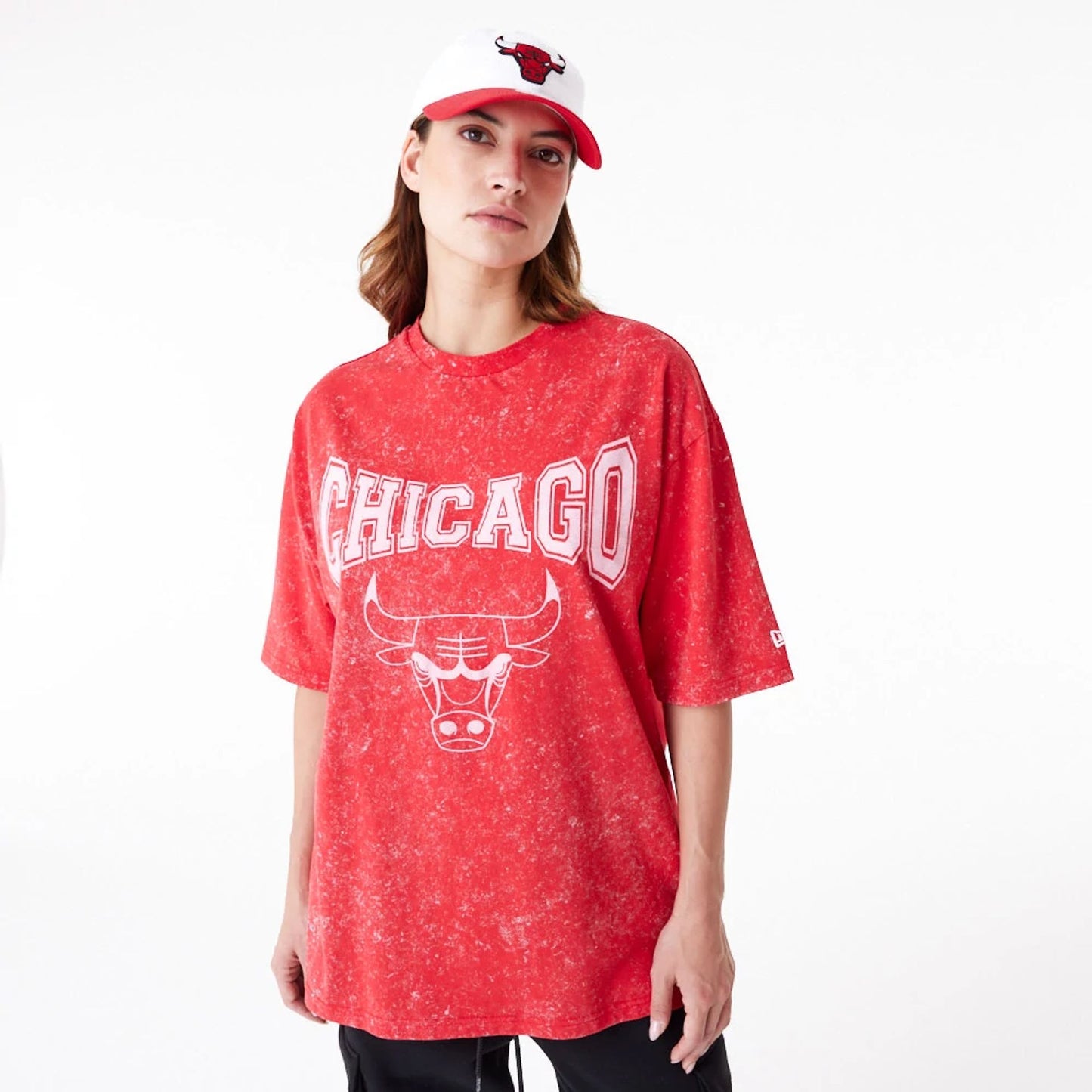 The Male model is wearing Chicago Bulls NBA Washed Red Oversized T-Shirt 5