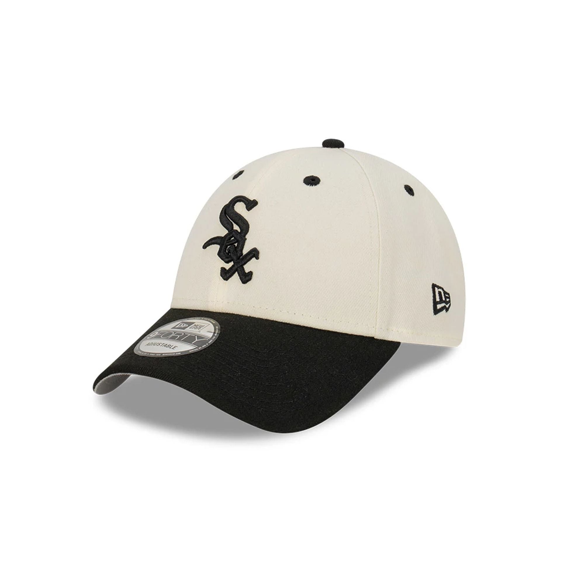 This is a Chicago White Sox 2Tone White 9FORTY Adjustable Cap 1