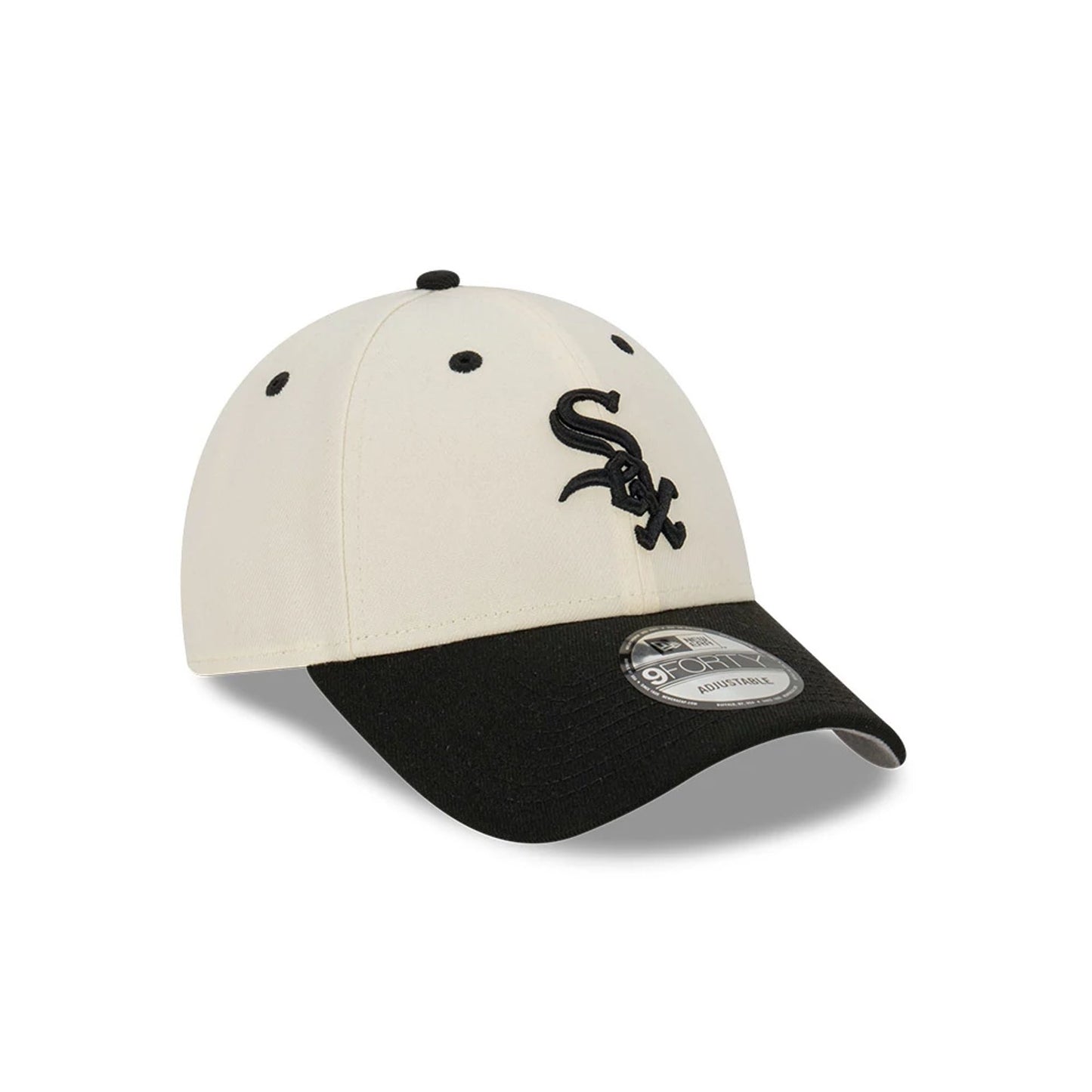 This is a Chicago White Sox 2Tone White 9FORTY Adjustable Cap 4