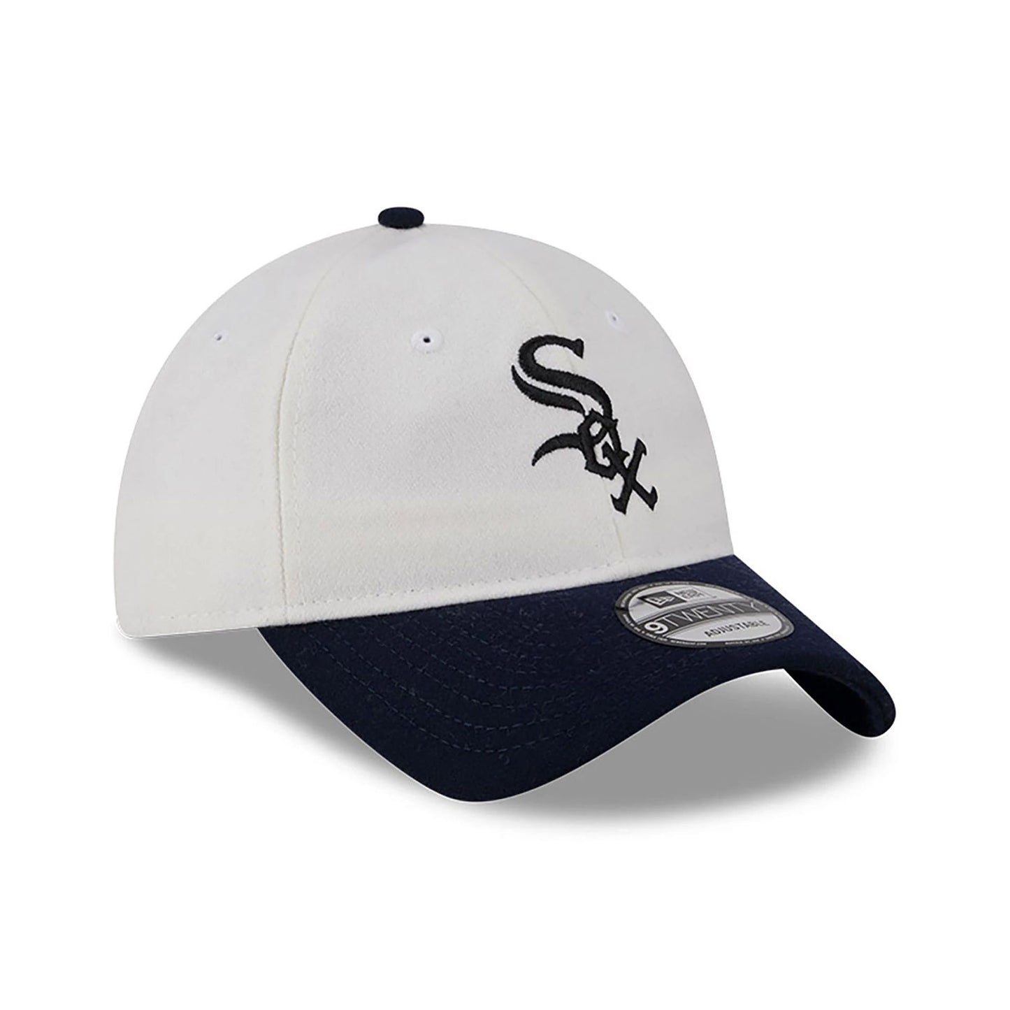 This is a Chicago White Sox Leather Strap Chrome White 9TWENTY Adjustable Cap 4