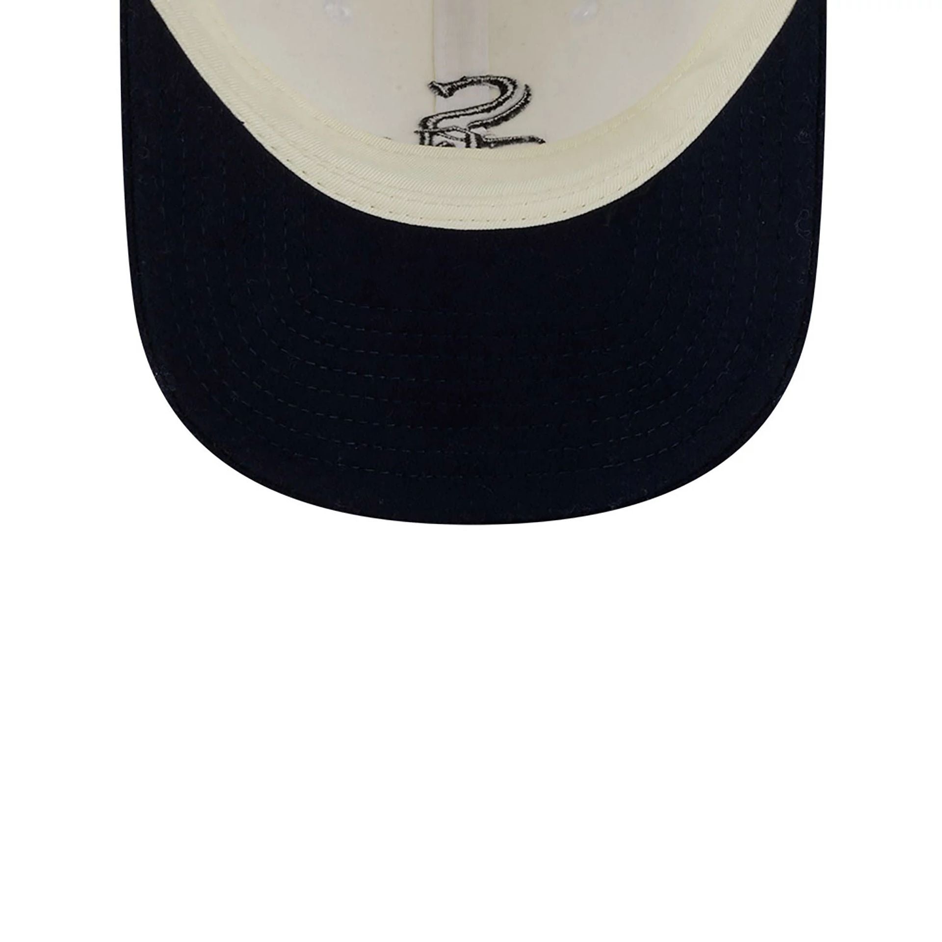 This is a Chicago White Sox Leather Strap Chrome White 9TWENTY Adjustable Cap 2