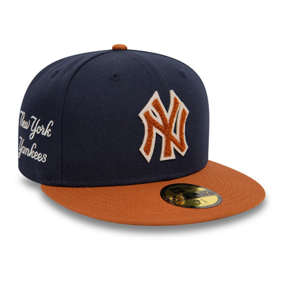 This is a New York Yankees Boucle Navy 59FIFTY Fitted Cap 1