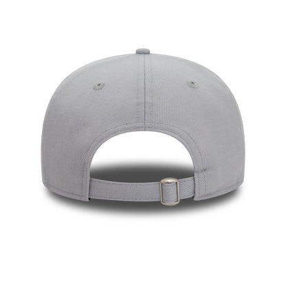 This is a Minnesota Twins MLB Retro Grey Retro Crown 9FIFTY Strapback Cap 4